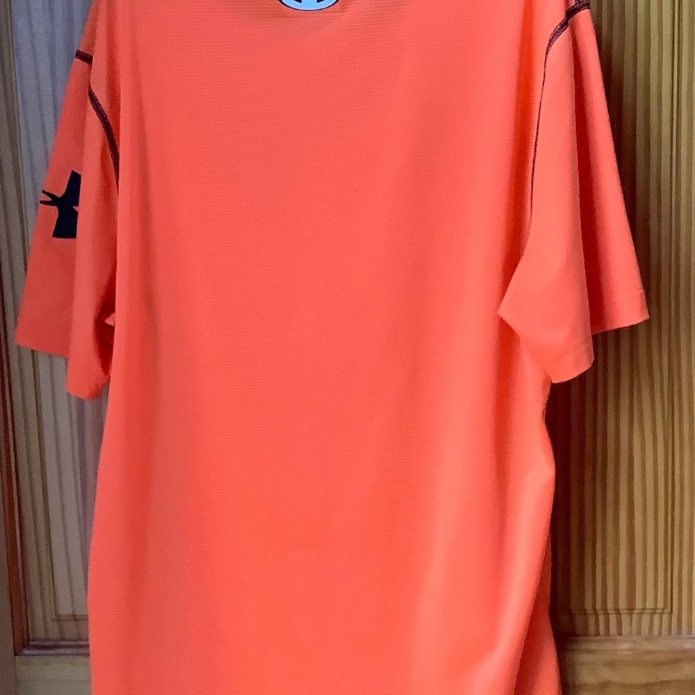 NWOT Mens L Under Armour fitted heat gear top shirt ORANGE
